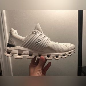 On Cloud Swift, 10 men’s size, lightly worn.